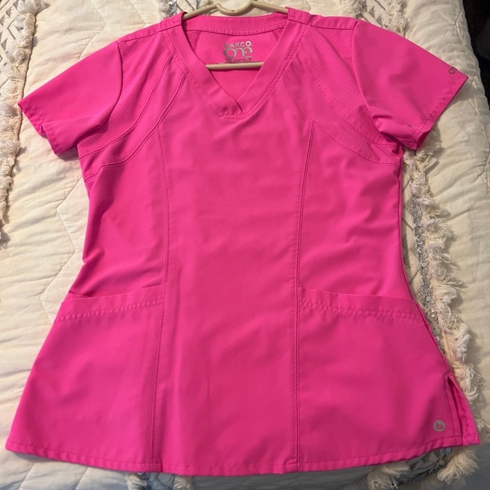 5 sets of scrub Top & Pants Sets and 2 scrub tops. Worn only a couple of times